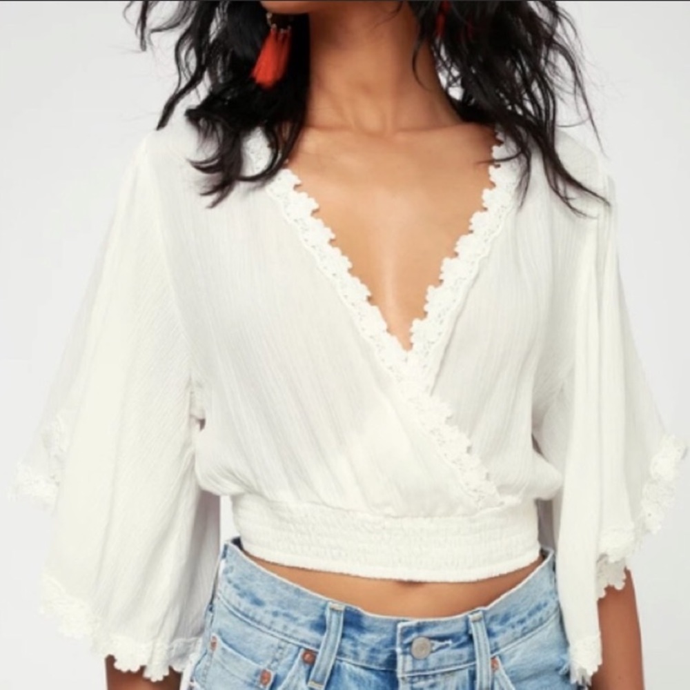 LULU’S Pacifica White Lace Crop Top